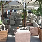 Roz Hotel
