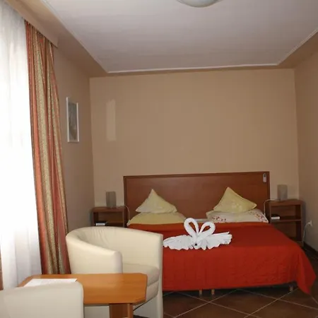 Róz Hotel 3*