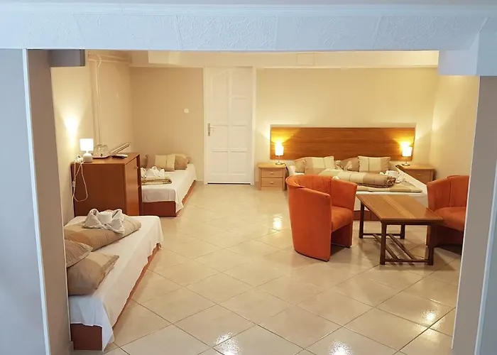 Roz Otel 3*